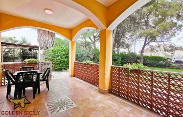 Rif: IA85 | Graziosa villa bifamiliare con terrazza in traversa Renella – Arenella