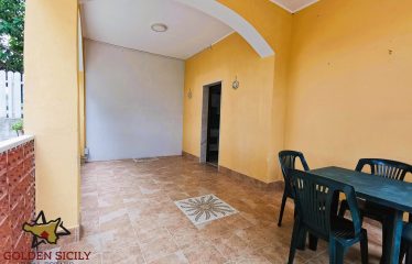 Rif: IA85 | Graziosa villa bifamiliare con terrazza in traversa Renella – Arenella