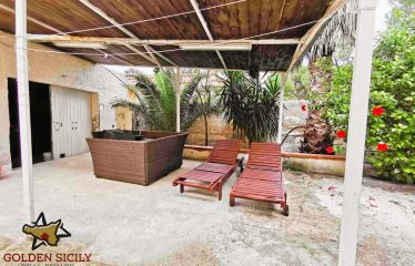 Rif: IA85 | Graziosa villa bifamiliare con terrazza in traversa Renella – Arenella