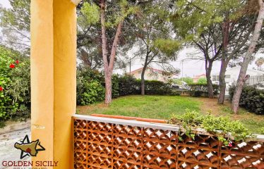 Rif: IA85 | Graziosa villa bifamiliare con terrazza in traversa Renella – Arenella