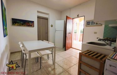 Rif: IA85 | Graziosa villa bifamiliare con terrazza in traversa Renella – Arenella
